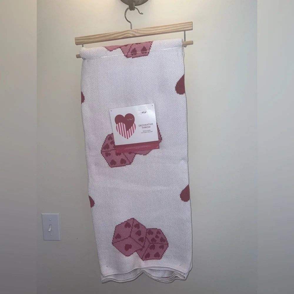 XOXO Valentine Decorative Throw Blanket 50x60‎ Pink Heart Dice – NWT